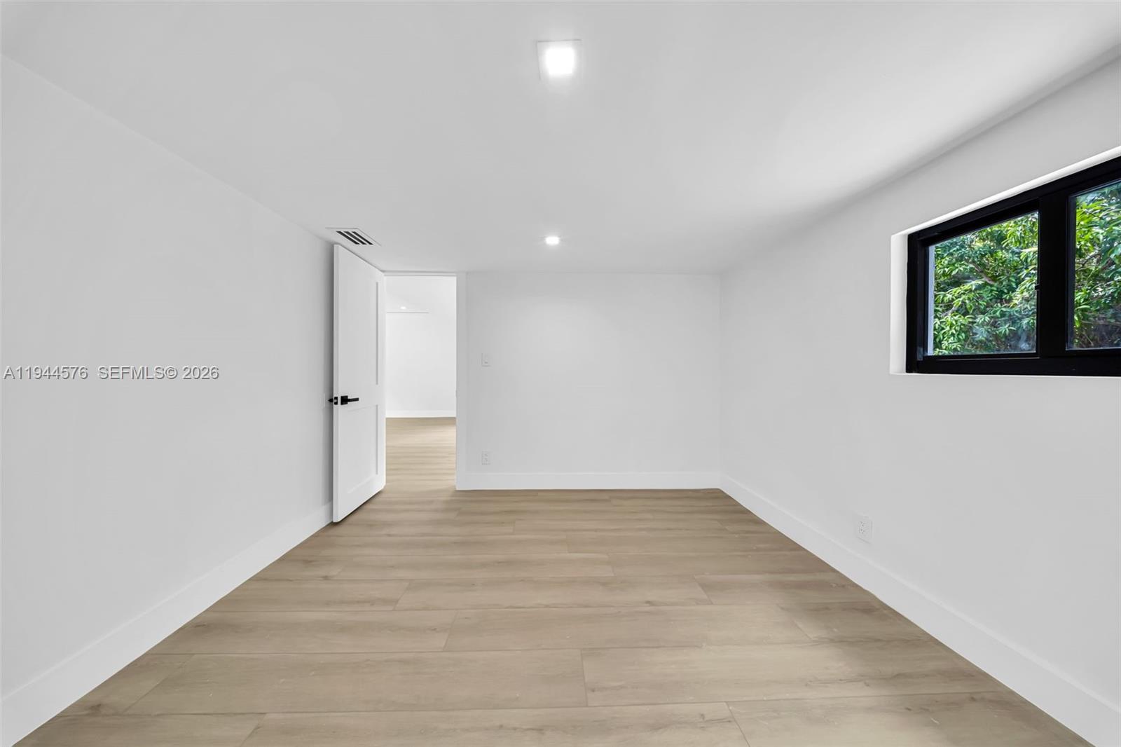 ELBARODA GROVE - Residential