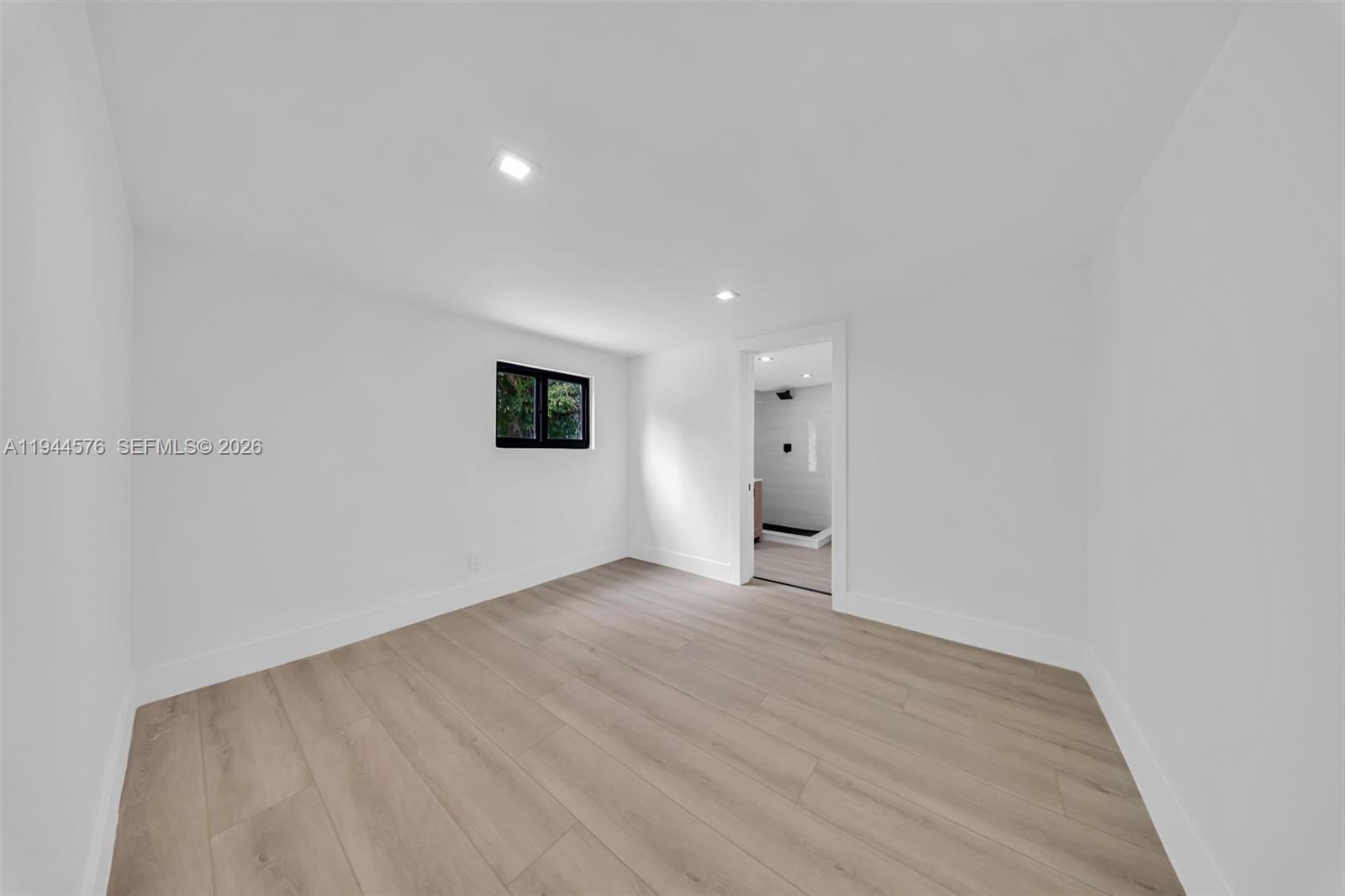 ELBARODA GROVE - Residential