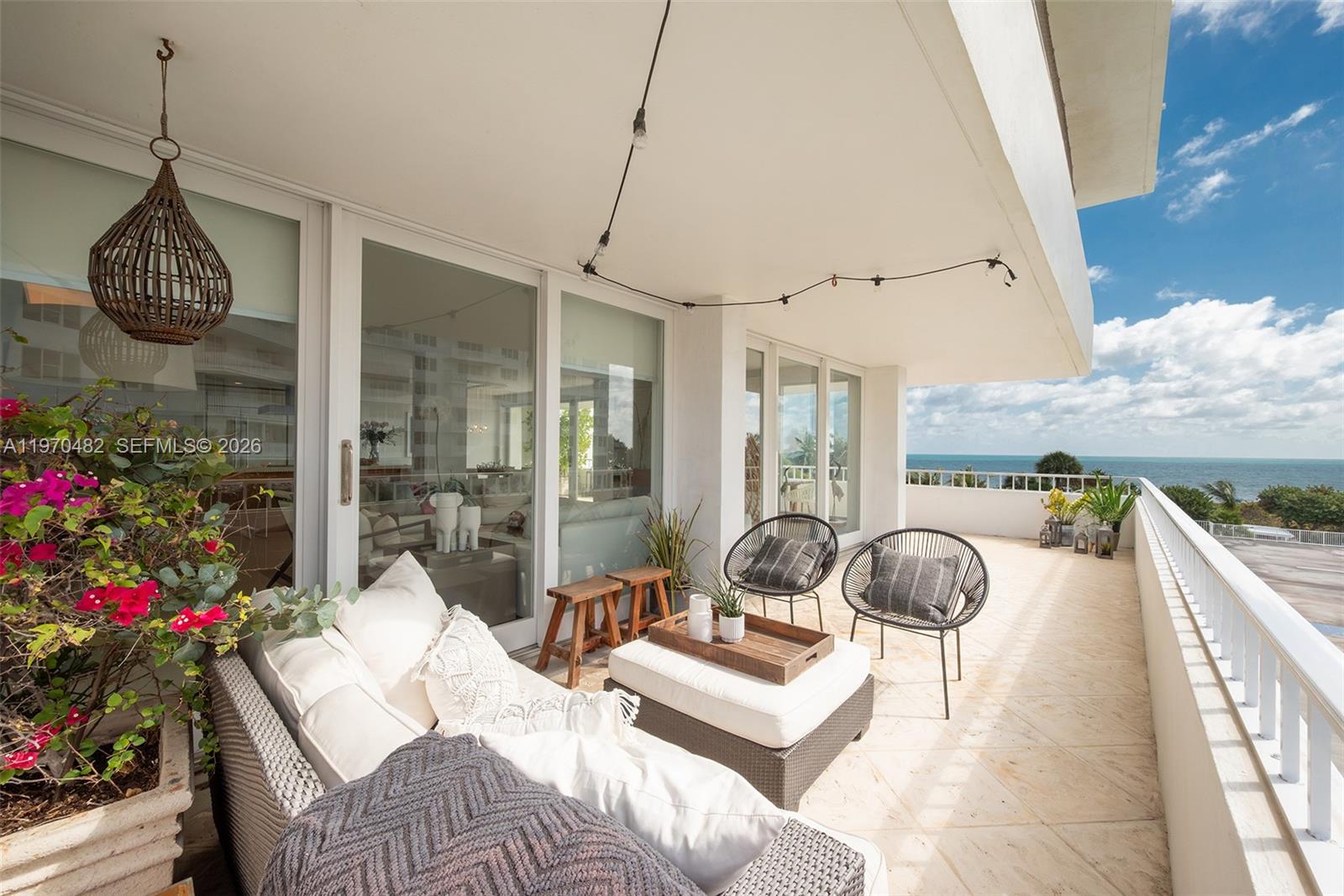 COMMODORE CLUB SOUTH COND - Residential