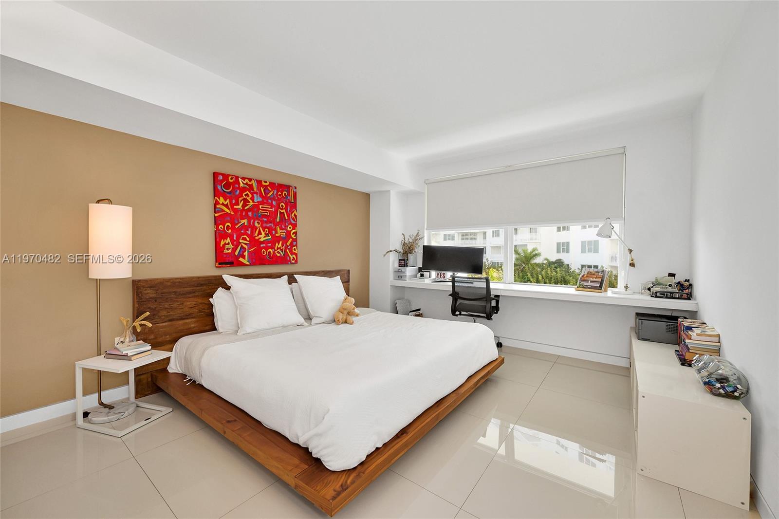 COMMODORE CLUB SOUTH COND - Residential