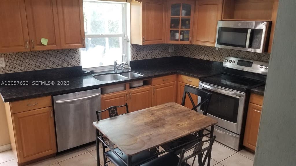 Photo of 6729 Arbor Dr, Miramar, FL 33023 (MLS # A12057623)