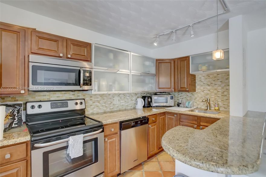 Beautiful recently updated Sunny 1 Bed 1 Bath apt. includes Impact Glass Windows and Doors, Modern Kitchen with Stainless Steel Appliances, new bathroom, located in Fort Lauderdale’s Charming East Side neighborhood of Poinsettia Heights. This sun drenched pet friendly home with wrap around windows is available long term or short term & furnished upon request. The property is located in a great location, within minutes to FLL Airport, Beaches, Las Olas Blvd, and other popular attractions. Special Low Move-in!! Qualified applicants can move in as low as 1 month's rent plus $1000 security deposit