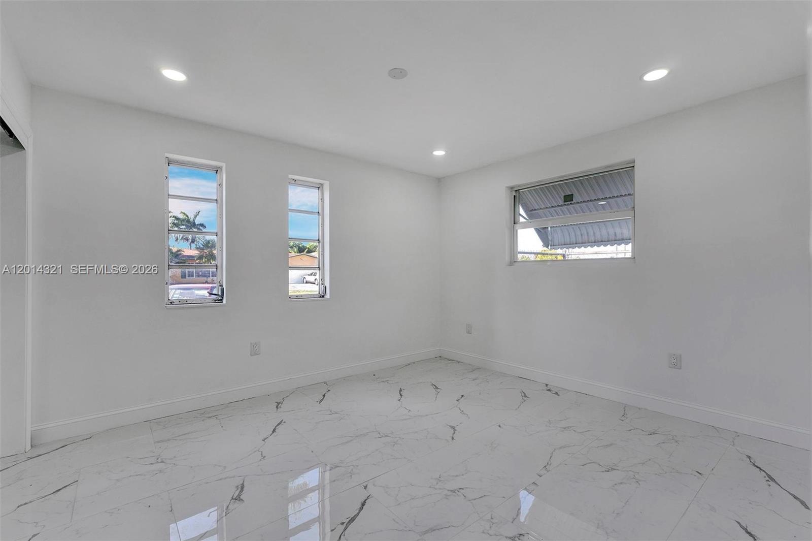 NORTH DADE COUNTRY CLUB V - Residential