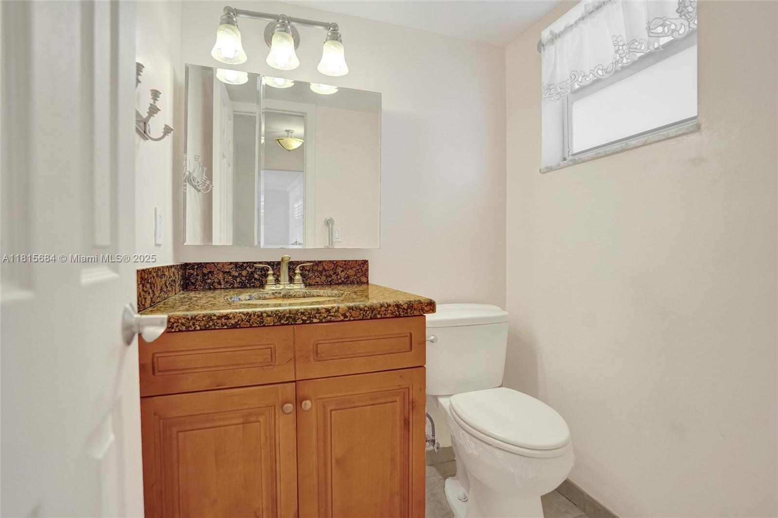 COLONIAL CLUB CONDO SEC 1 - Residential