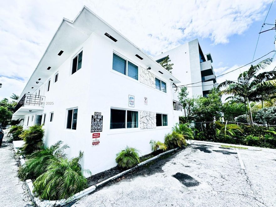 Centrally Located in little Havana 6 Units complex Fully furnished, close to Brickell, I-95, and Loan Depot Park. One assigned parking for each Unit, New roof, and windows, washer and dry room on back of building.
Please do not disturb the tenants, Easy to show call listing agent.