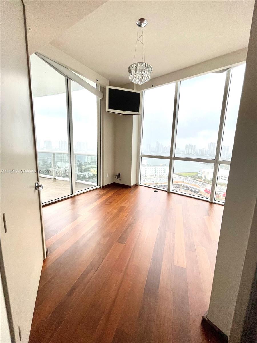 TRUMP PALACE CONDO - Residential