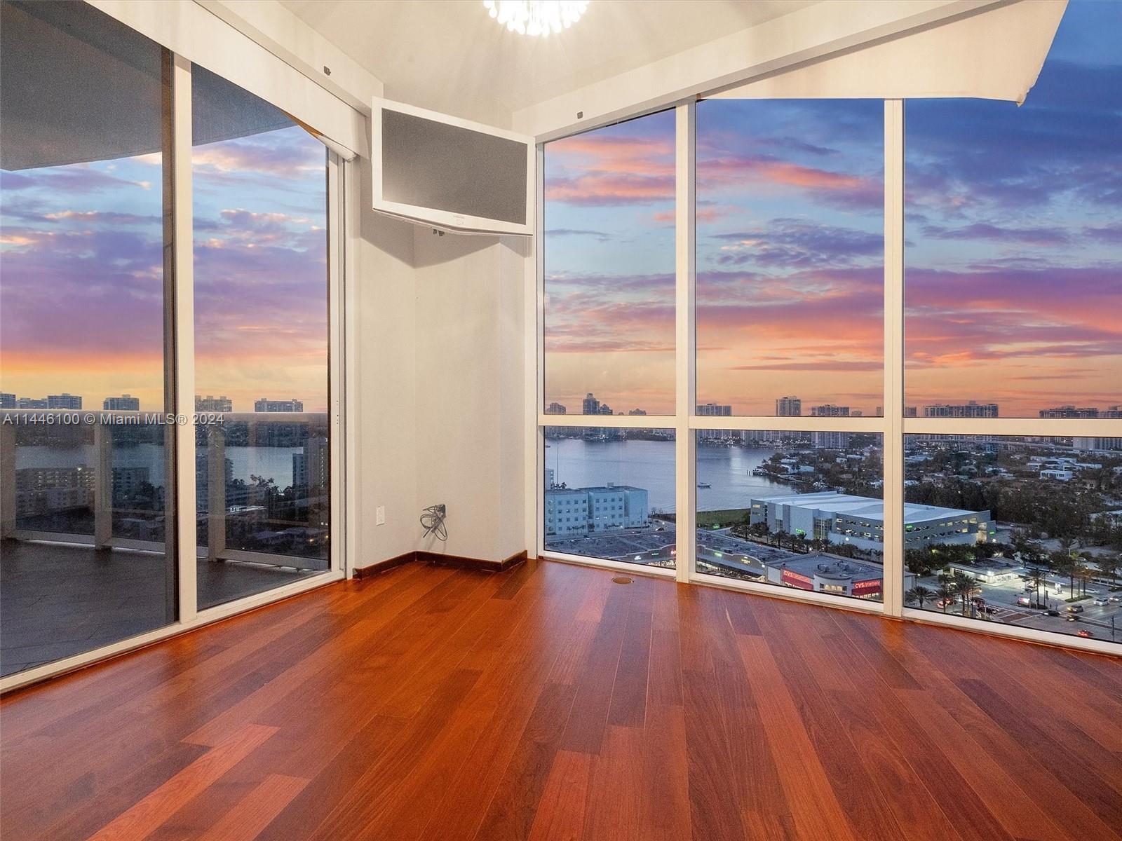 TRUMP PALACE CONDO - Residential
