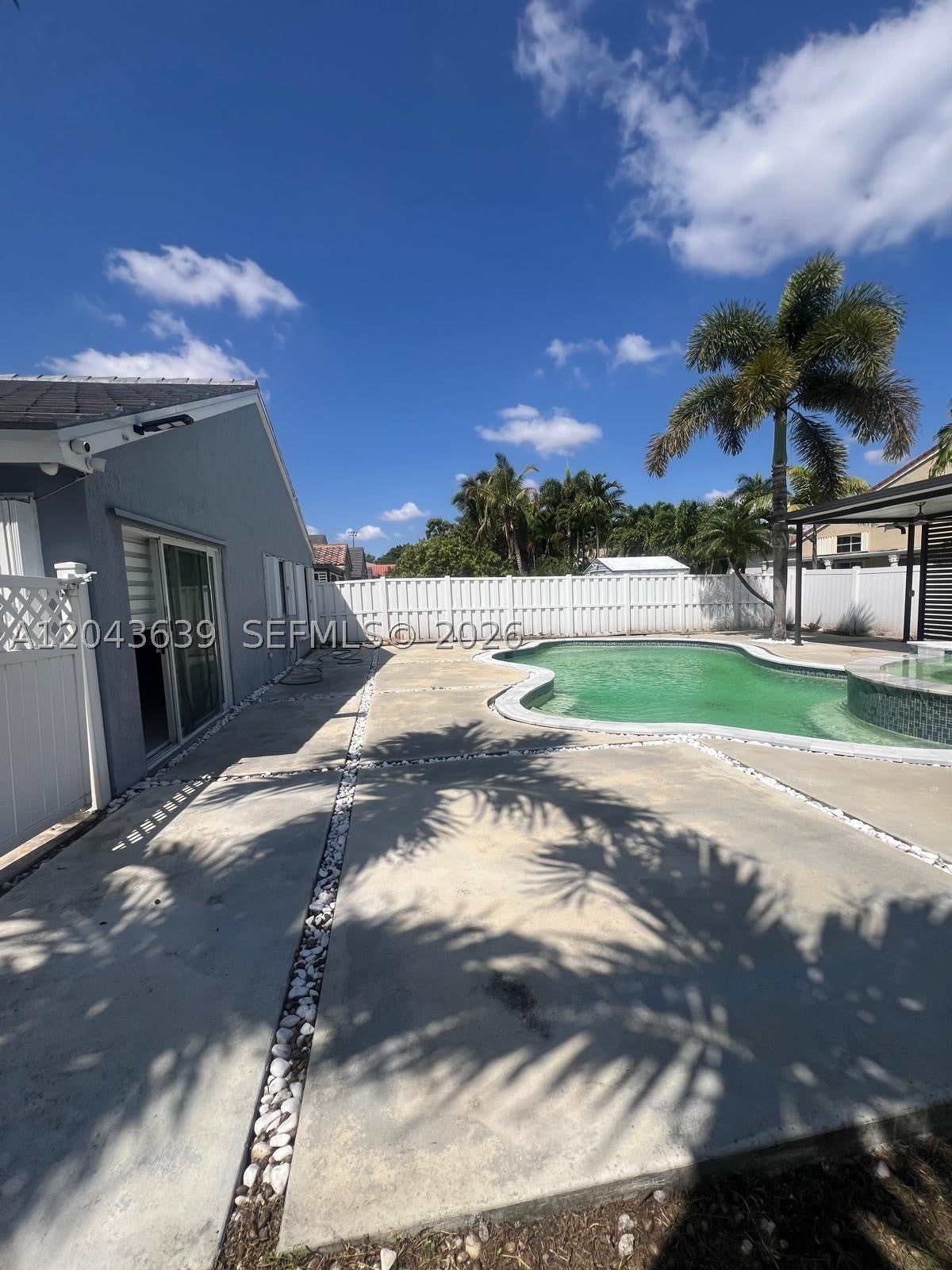 19227 NW 22nd St, Pembroke Pines FL 33029