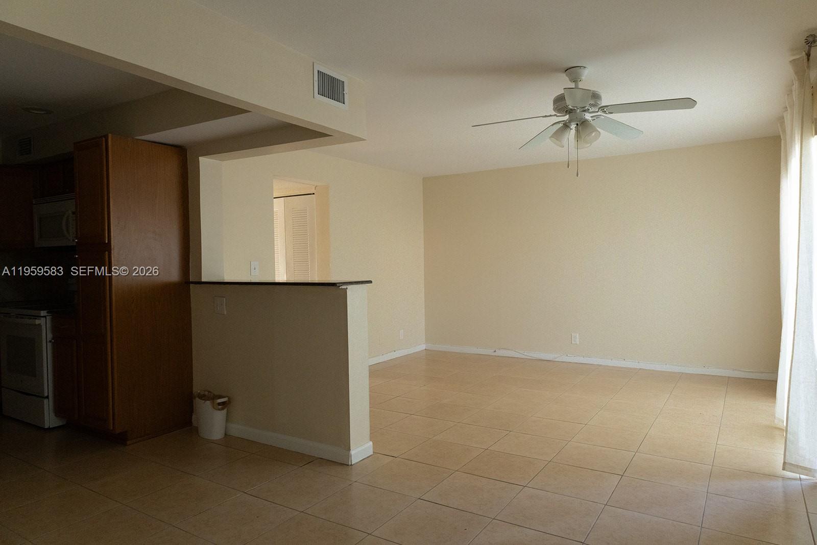 ARROWHEAD GOLF & TENNIS C - Residential