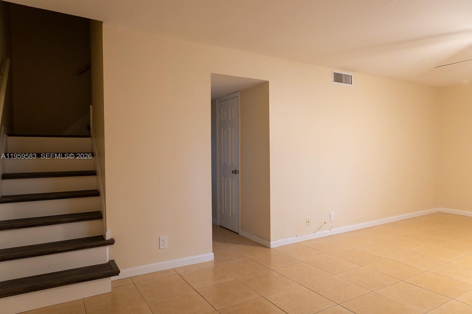 ARROWHEAD GOLF & TENNIS C - Residential