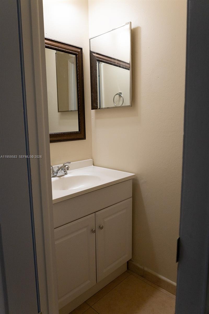 ARROWHEAD GOLF & TENNIS C - Residential