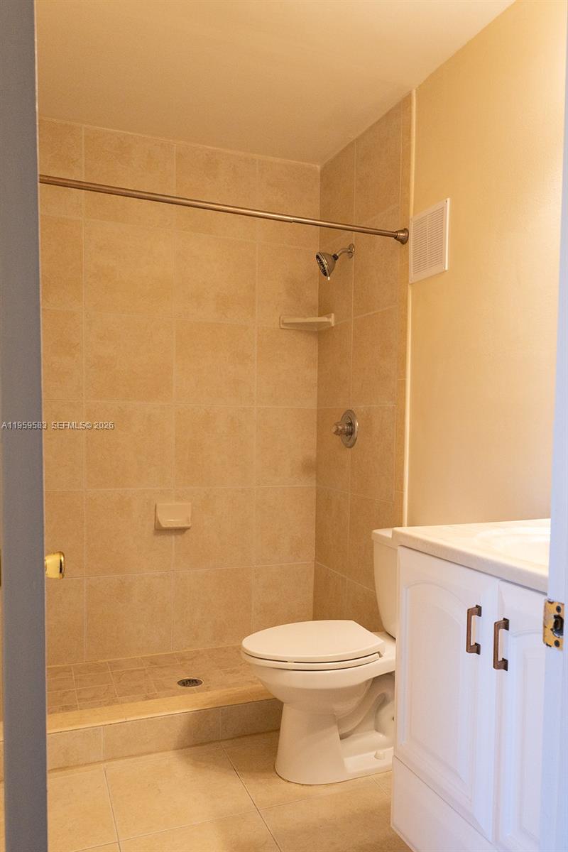 ARROWHEAD GOLF & TENNIS C - Residential