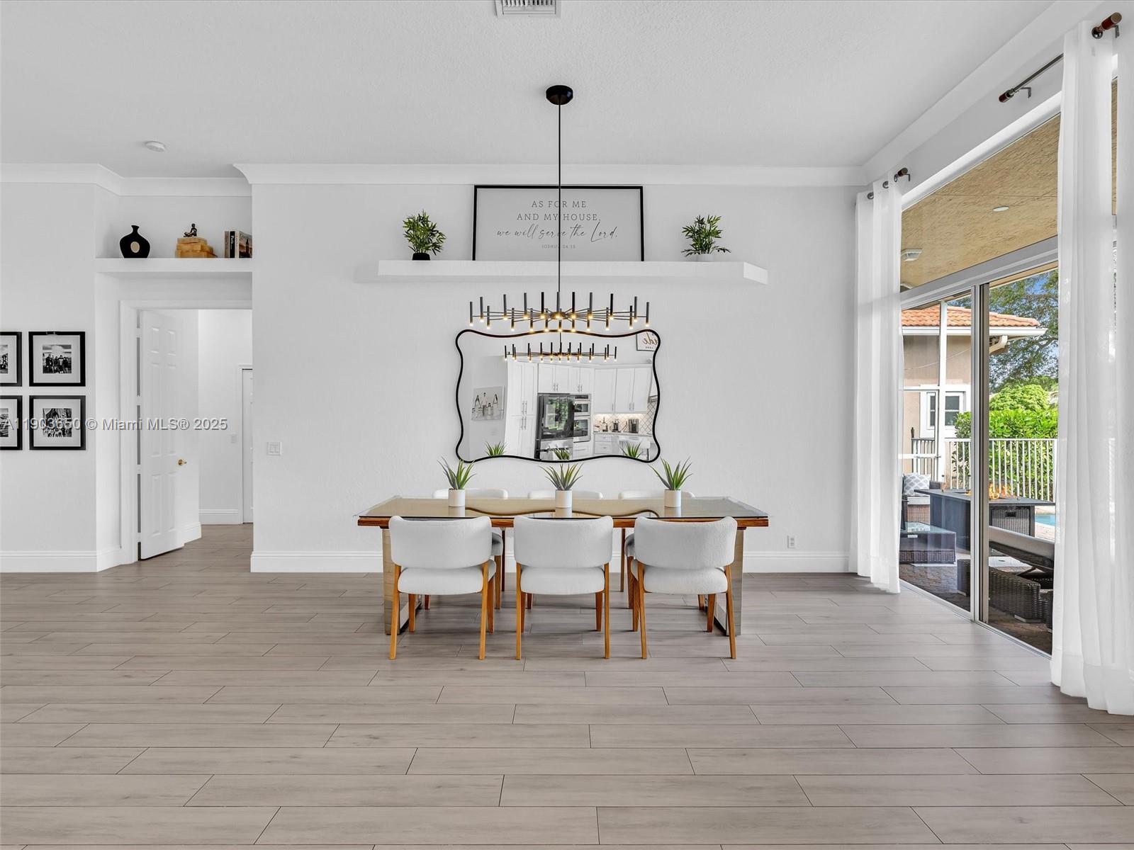 WYNDHAM LAKES WEST - Residential