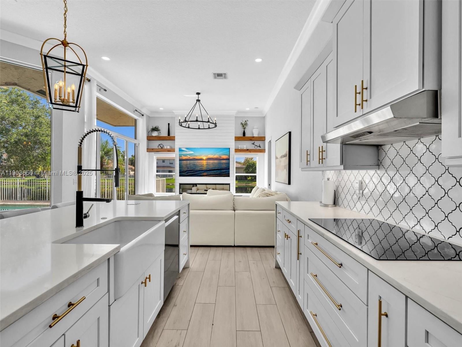 WYNDHAM LAKES WEST - Residential