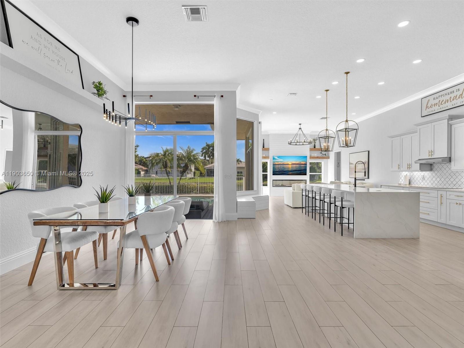 WYNDHAM LAKES WEST - Residential