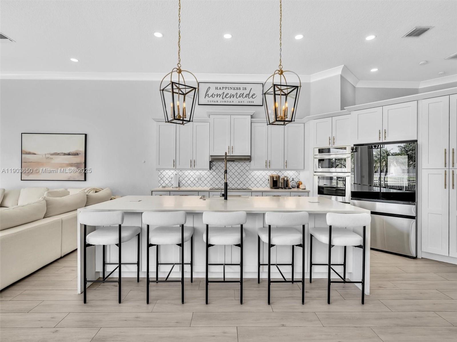 WYNDHAM LAKES WEST - Residential