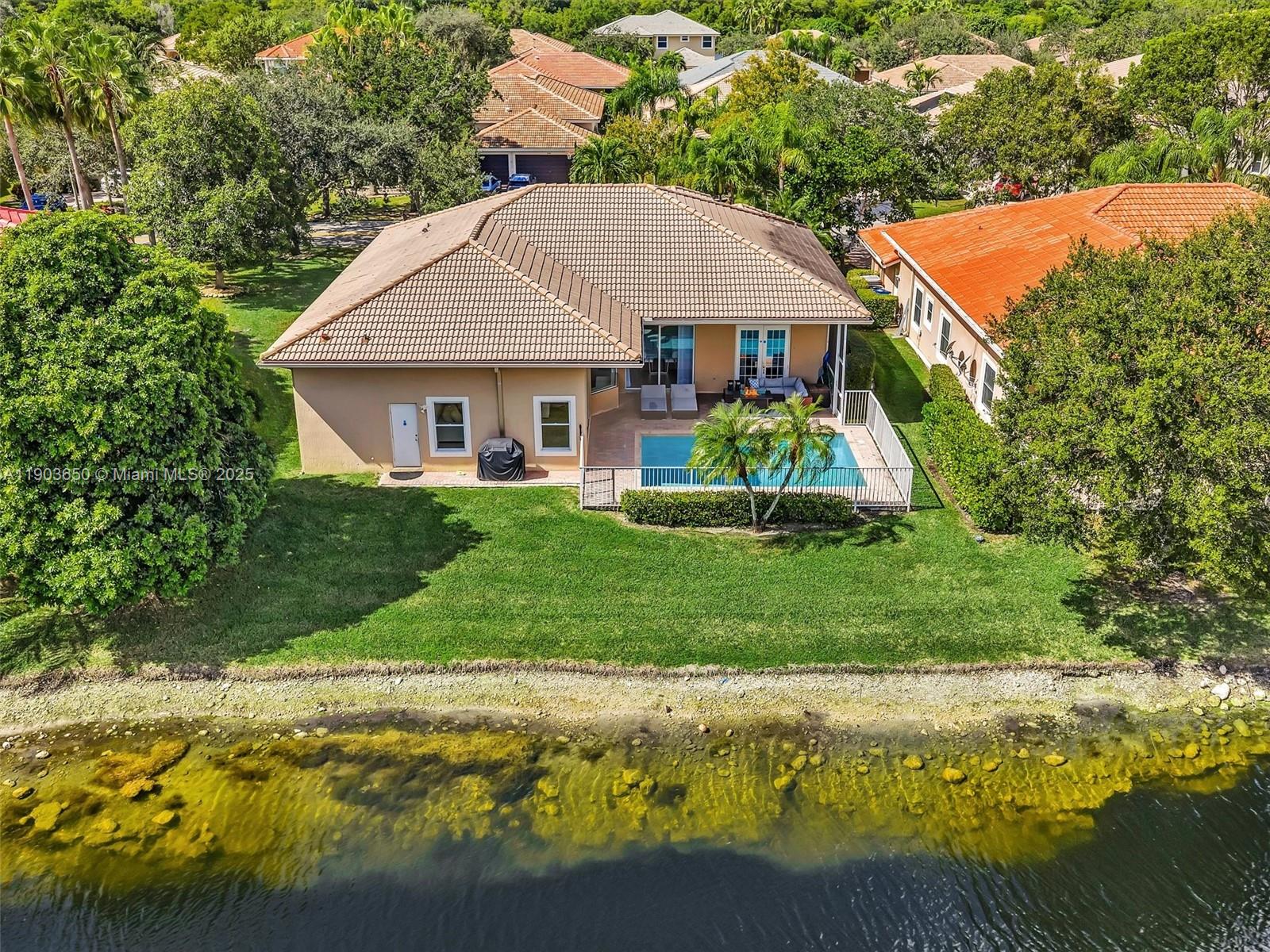 WYNDHAM LAKES WEST - Residential