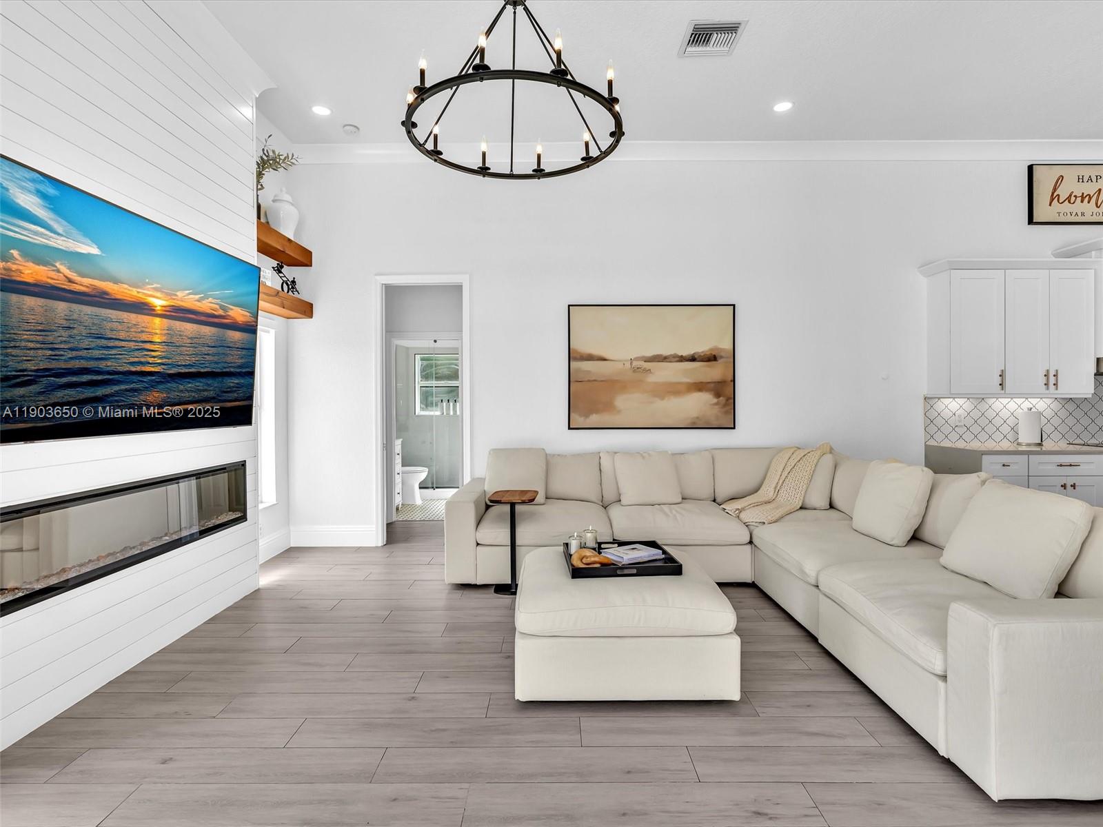 WYNDHAM LAKES WEST - Residential