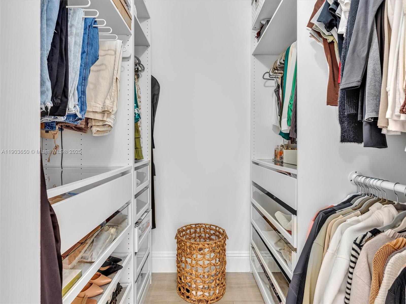 WYNDHAM LAKES WEST - Residential