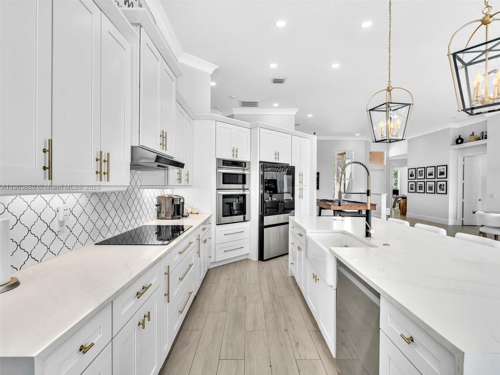 WYNDHAM LAKES WEST - Residential