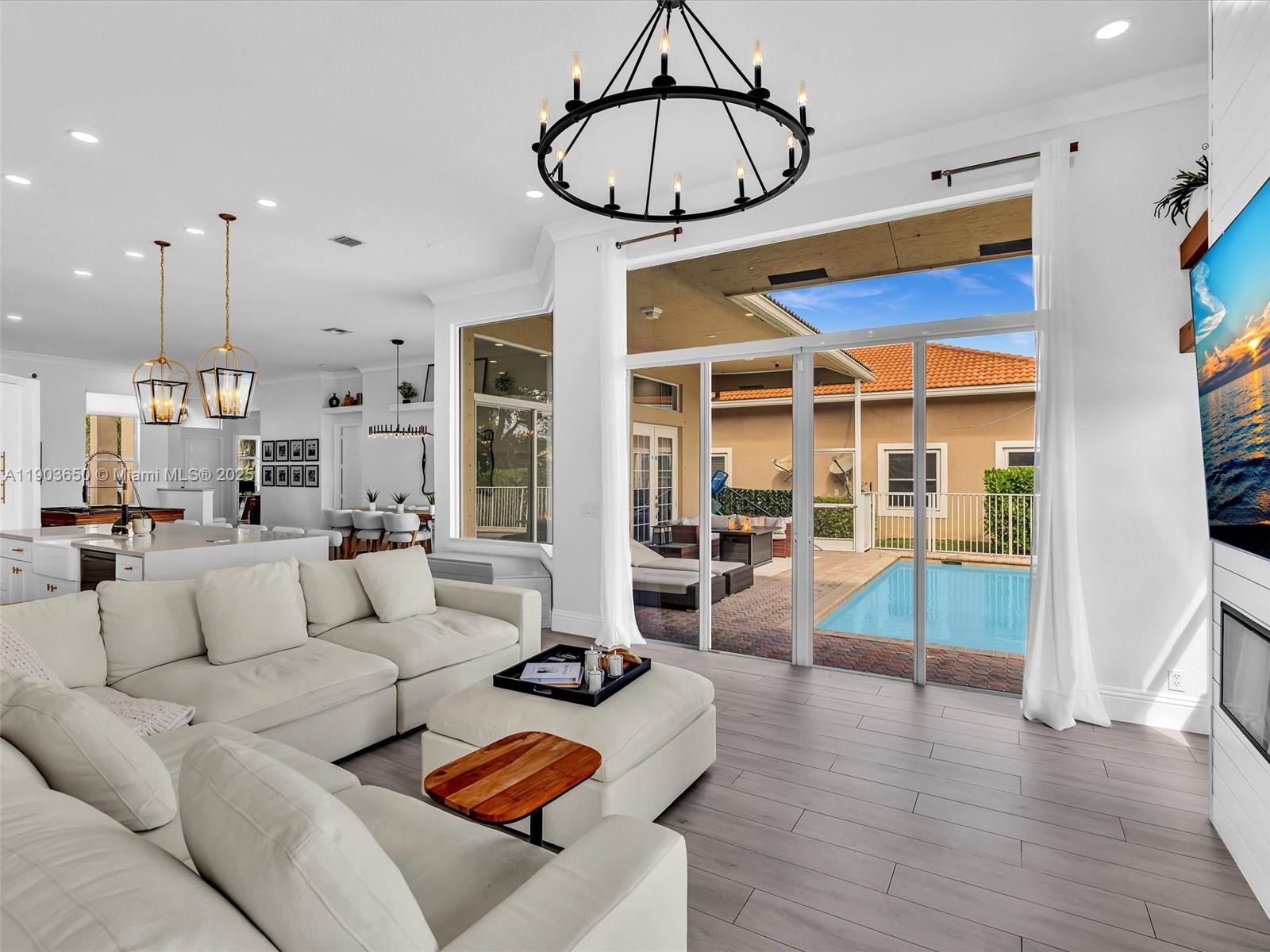 WYNDHAM LAKES WEST - Residential