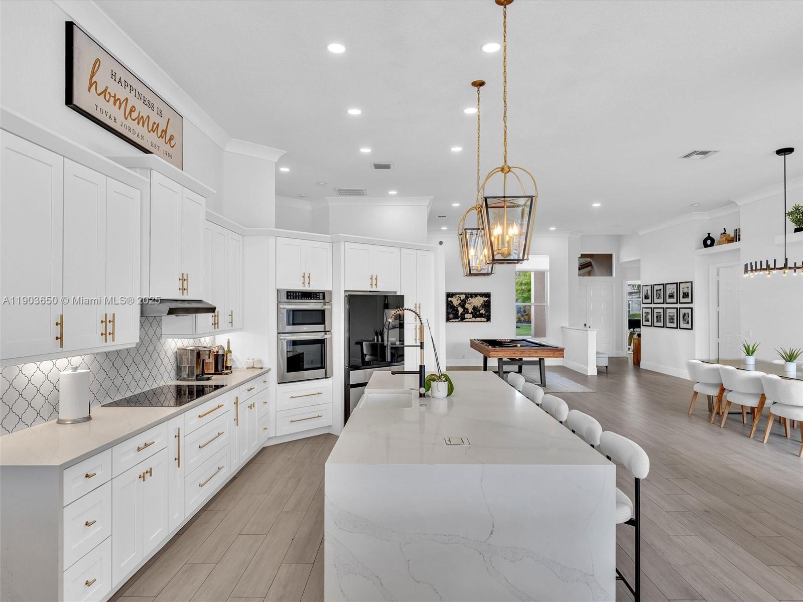 WYNDHAM LAKES WEST - Residential