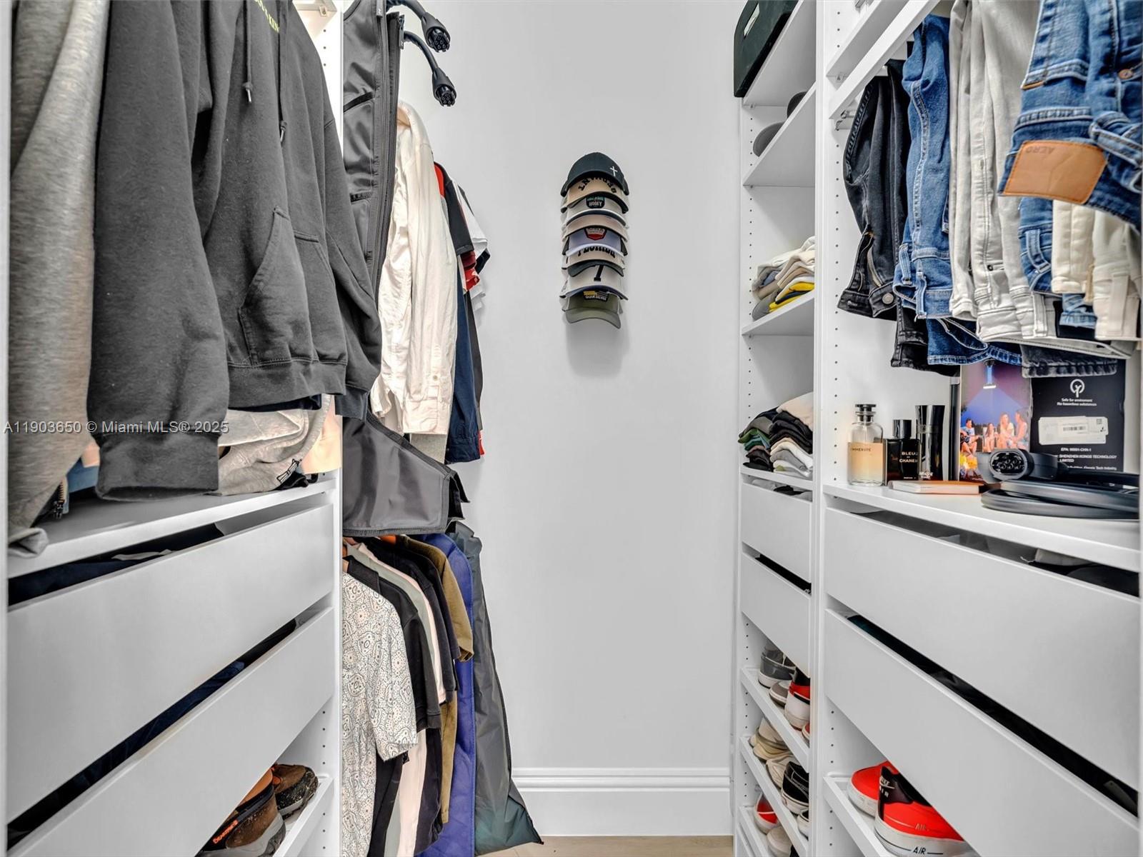 WYNDHAM LAKES WEST - Residential