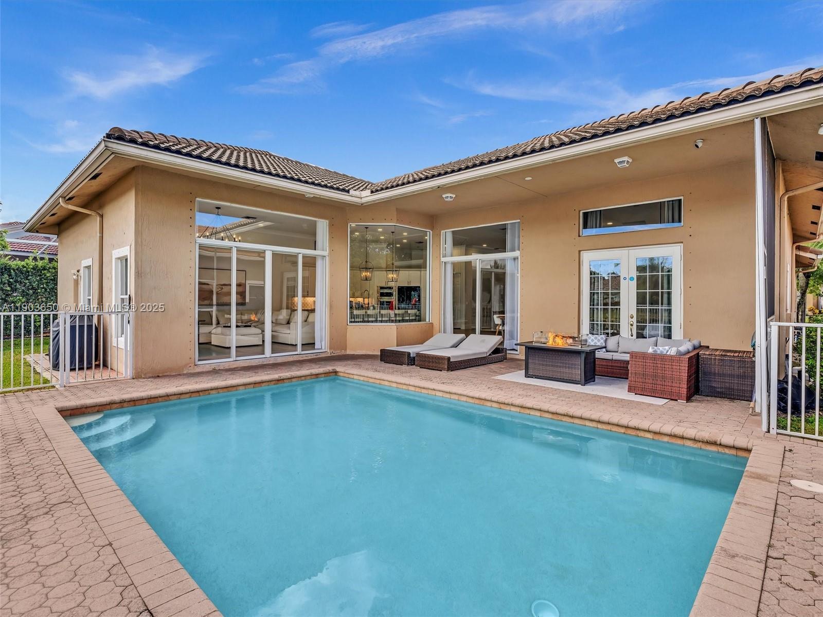 WYNDHAM LAKES WEST - Residential