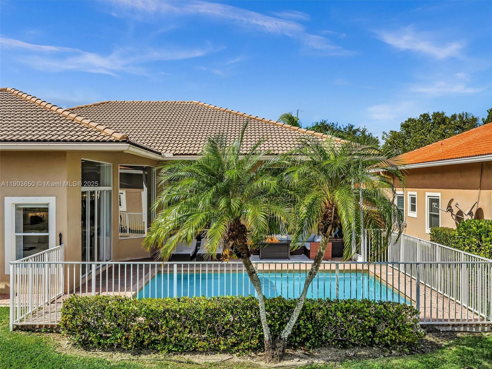 WYNDHAM LAKES WEST - Residential