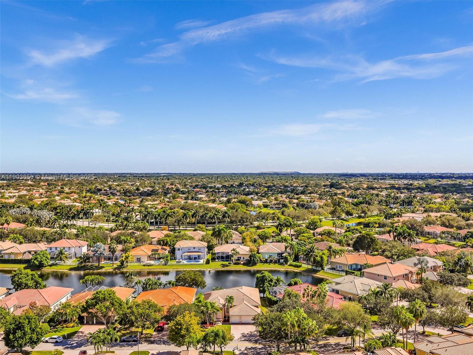 WYNDHAM LAKES WEST - Residential