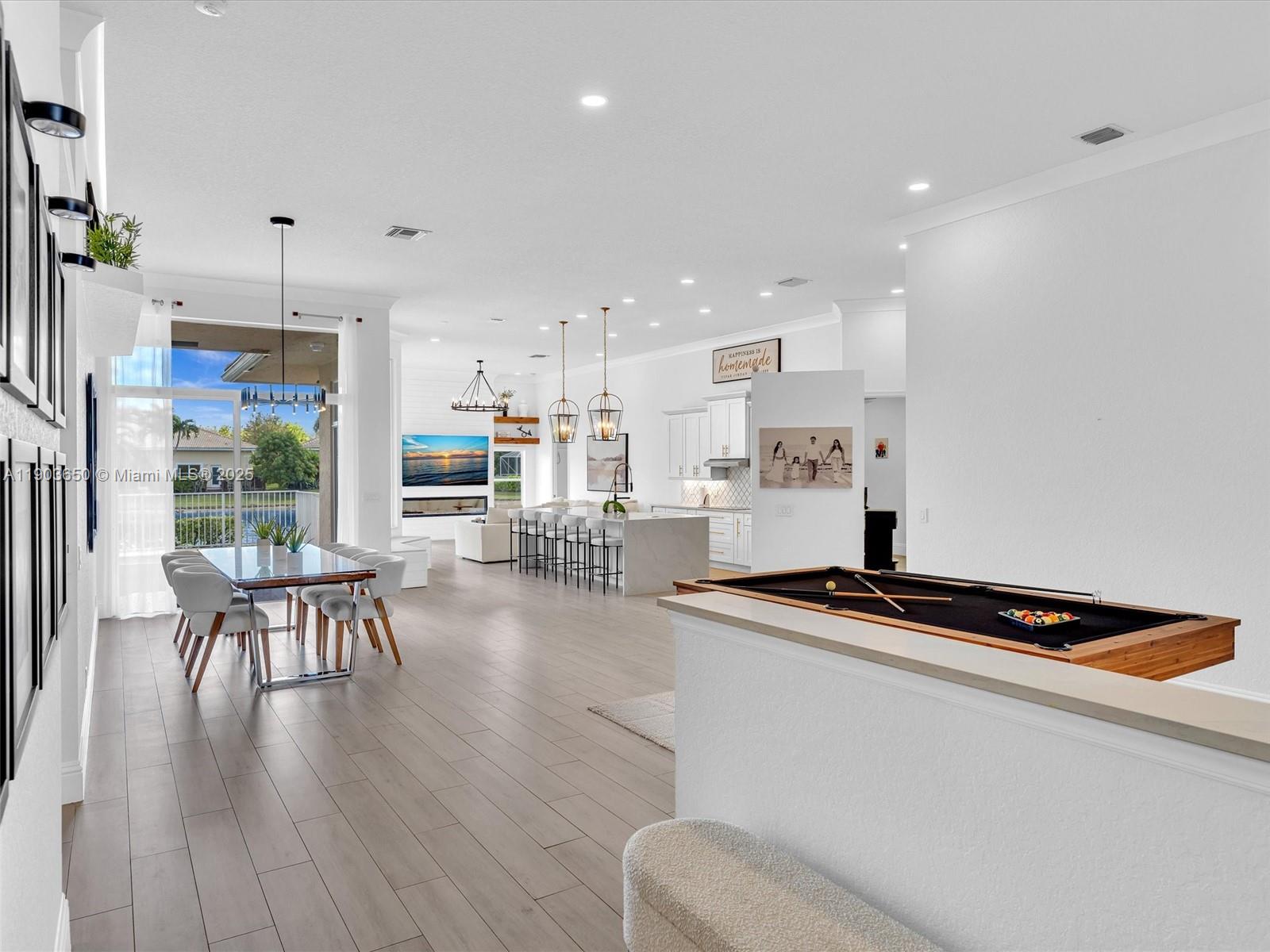 WYNDHAM LAKES WEST - Residential