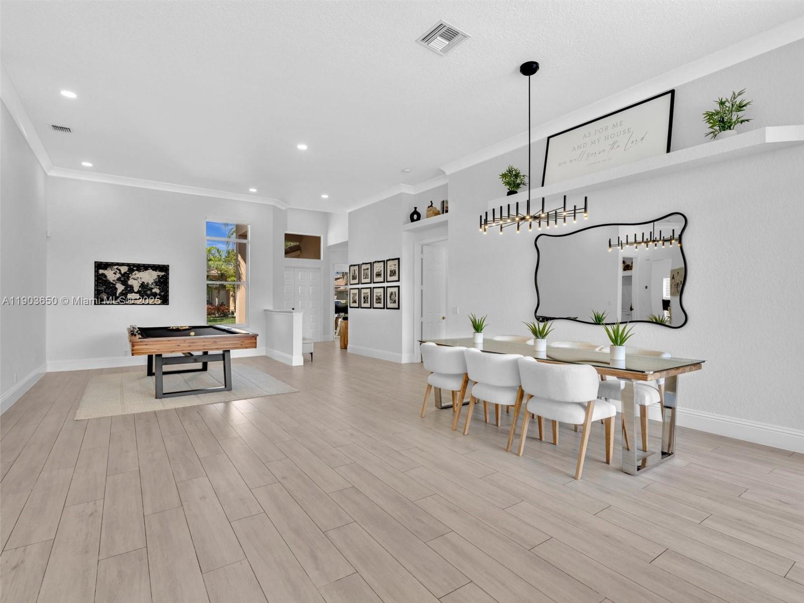 WYNDHAM LAKES WEST - Residential