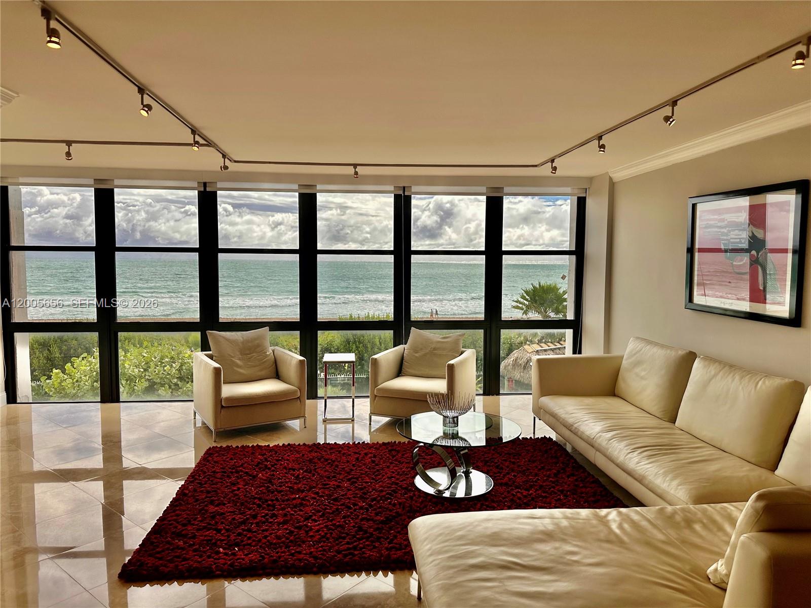 6423 Collins Ave 306