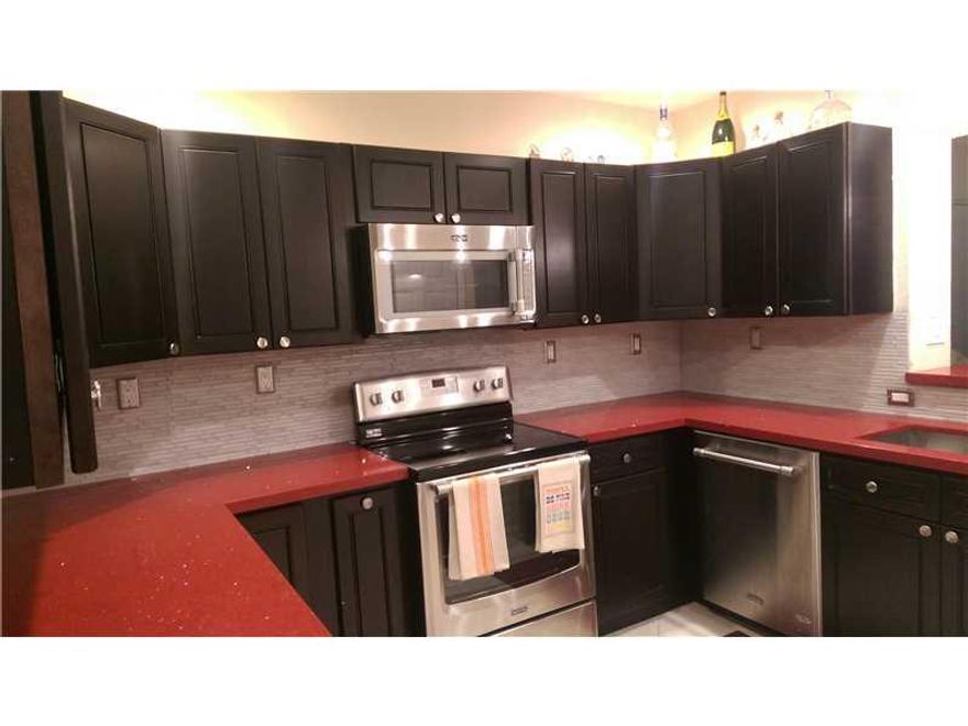 This is it!!!!!!! One of a kind property ready for immediate move in. Gorgeous kitchen, tile through, Florida room open to the kitchen with plenty of windows, big yard, stainless steel appliances, washer & dryer. Don't miss out on owning this beautiful pr operty and call it your new home!!!!!!