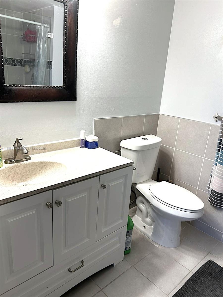 WATERS EDGE TOWERS CONDO - Residential