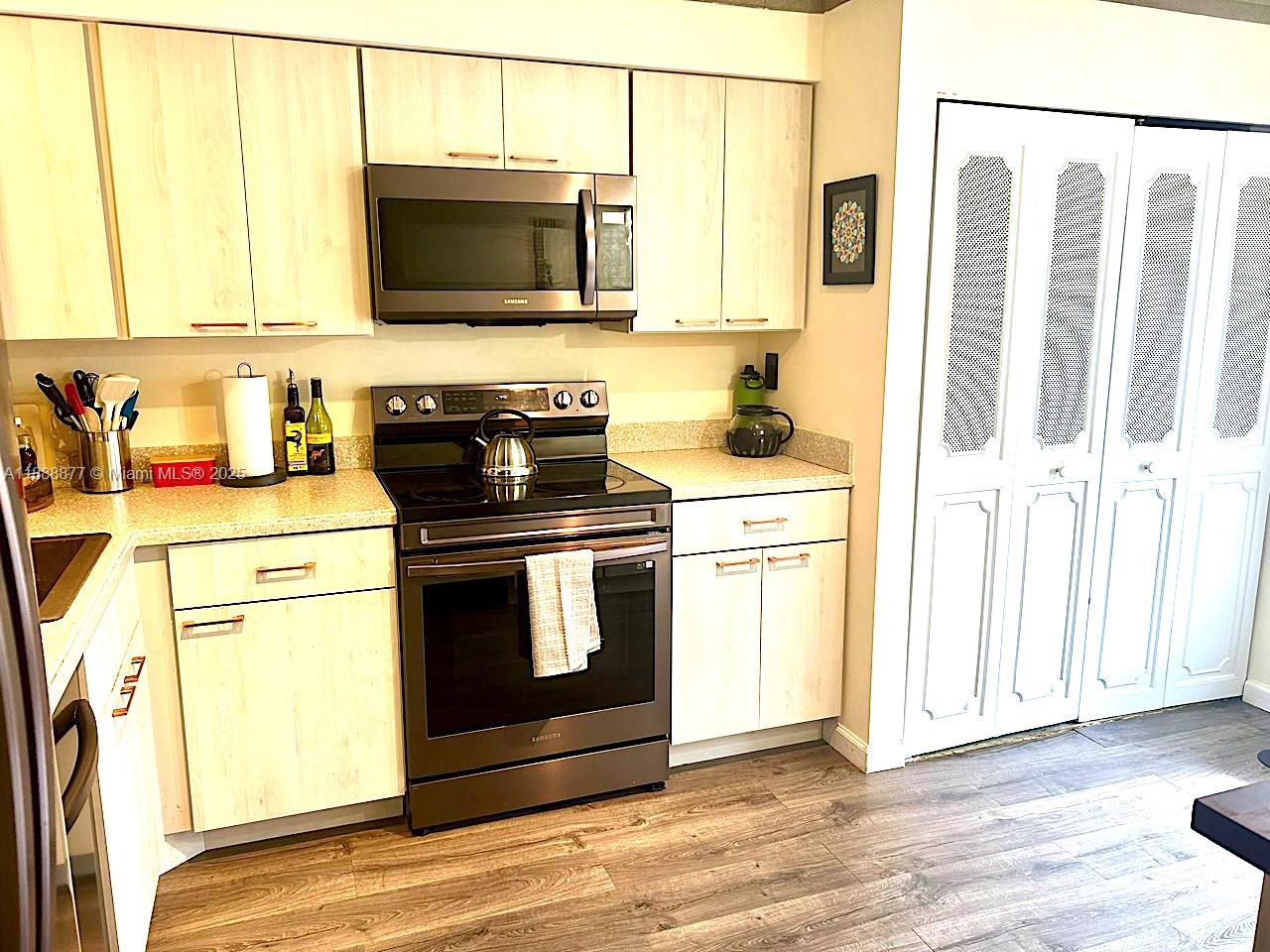 WATERS EDGE TOWERS CONDO - Residential