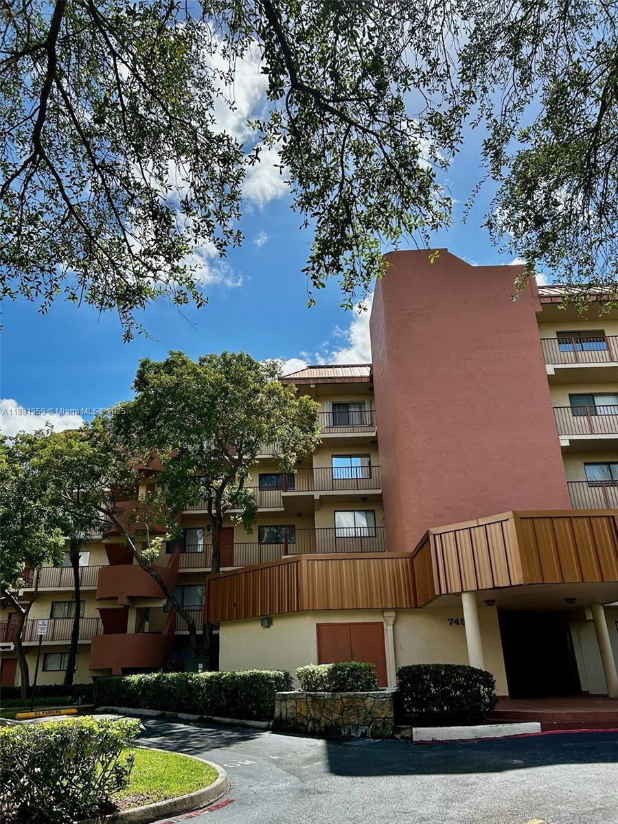 PLANTATION FOREST CONDO - Residential