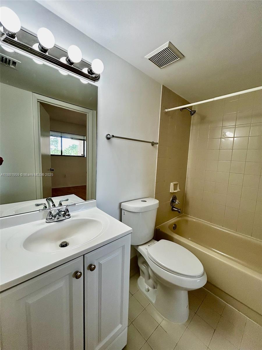 PLANTATION FOREST CONDO - Residential