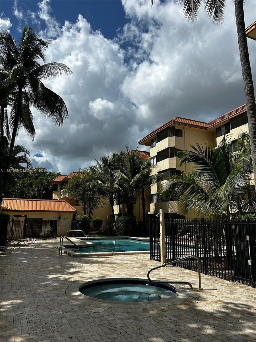 PLANTATION FOREST CONDO - Residential