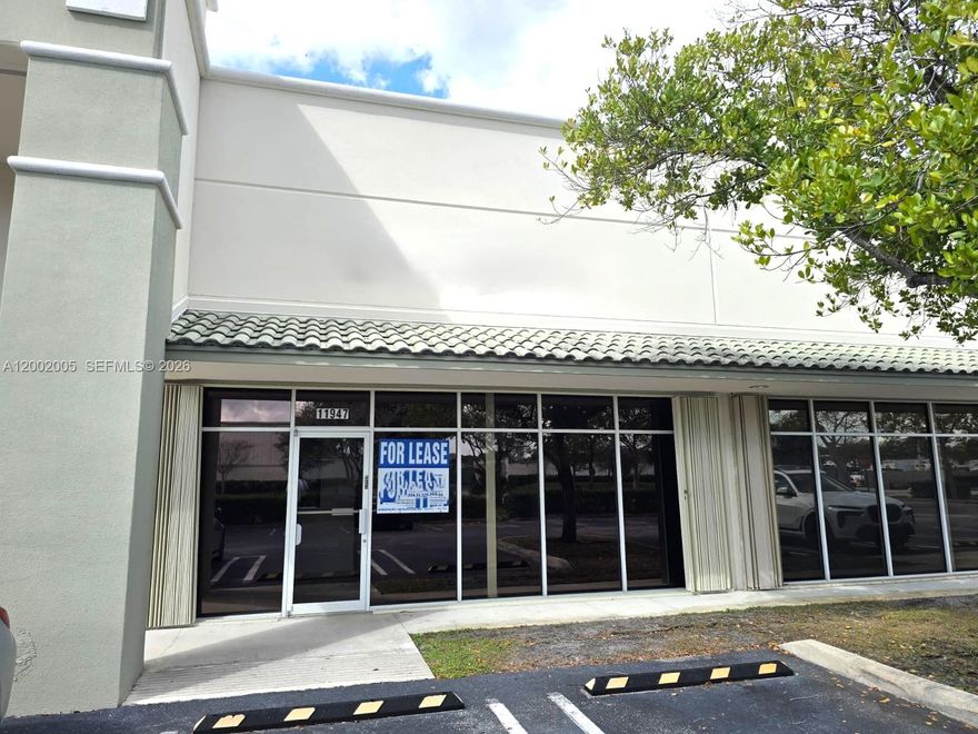 Office/warehouse in Coral Springs measuring 2021+/- SQFT. Professional, modern office with clean warehouse space. Space is about 60% office and 40% warehouse. Full layout includes: 3 offices, 1 reception area, 1 conference room, 1 kitchenette, 1 restroom, and 1 IT/storage area. Warehouse has 15’ ceiling height and 1 8’W x 10’H roll-up garage door. Easy access to Sawgrass Expressway.