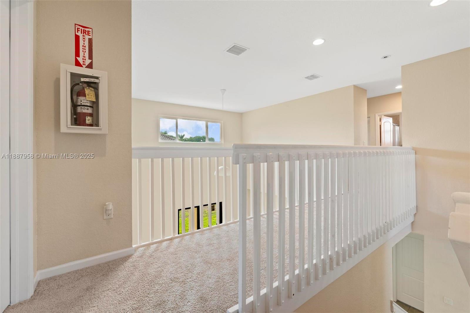 REDLAND REEF - Residential