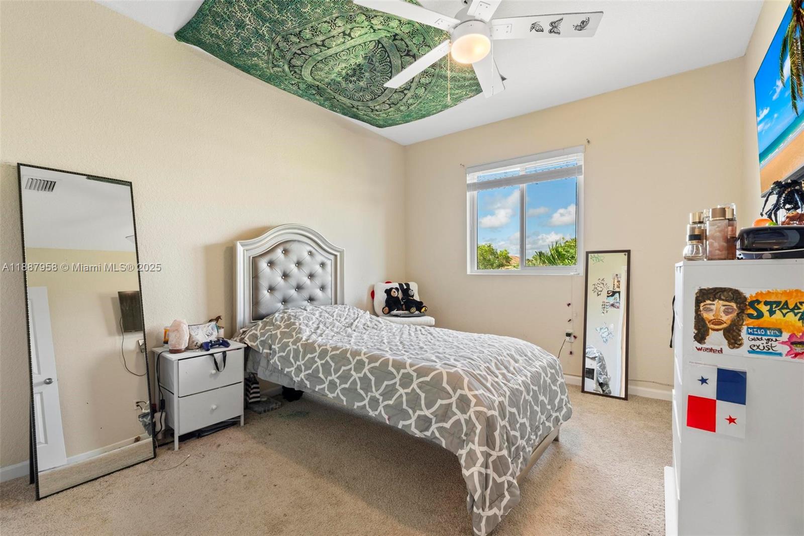 REDLAND REEF - Residential