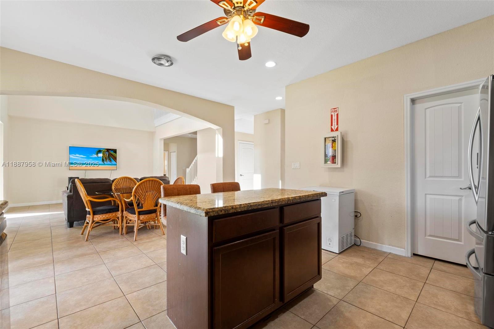 REDLAND REEF - Residential