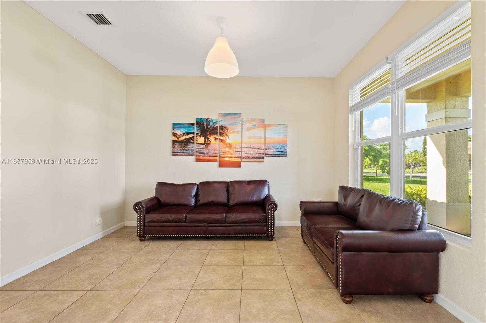 REDLAND REEF - Residential