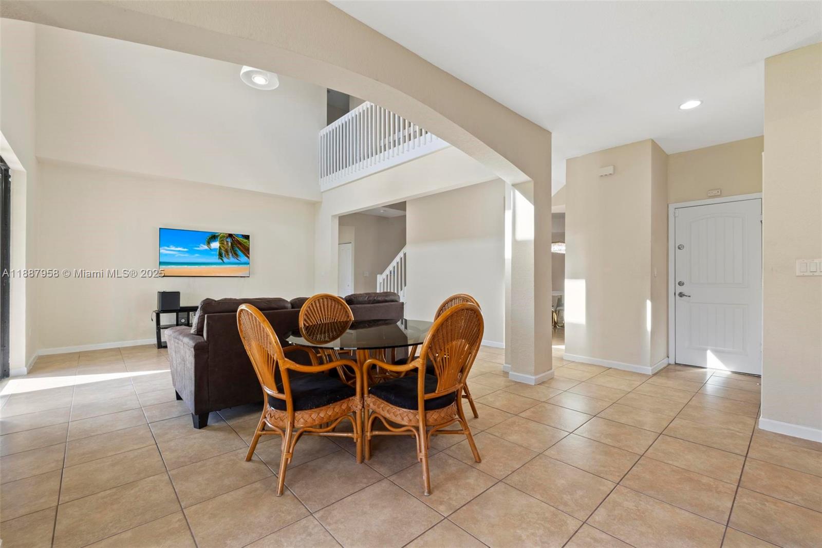 REDLAND REEF - Residential