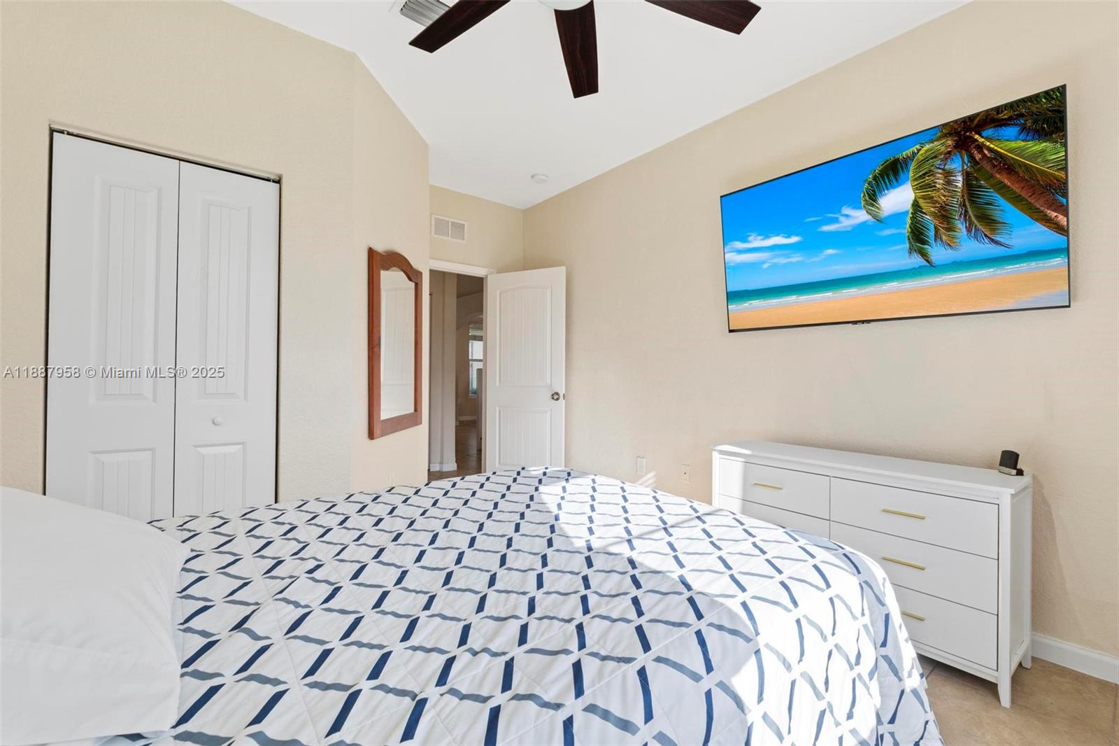 REDLAND REEF - Residential