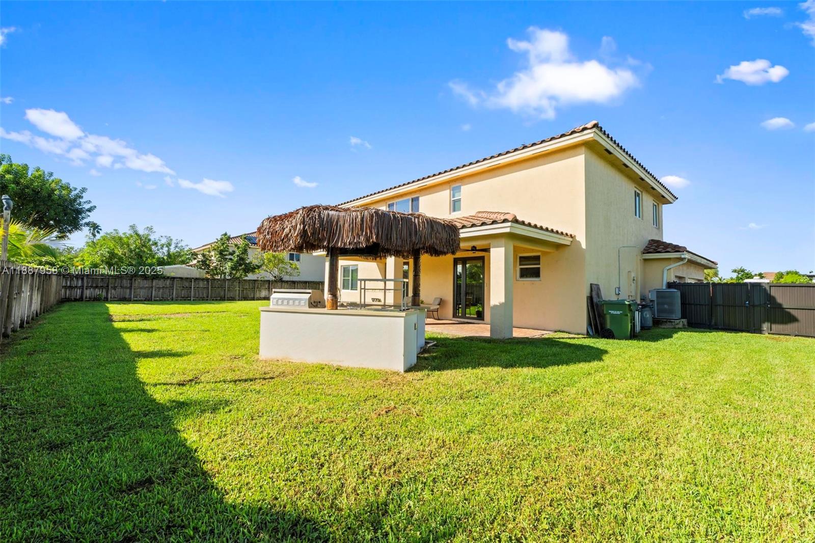 REDLAND REEF - Residential