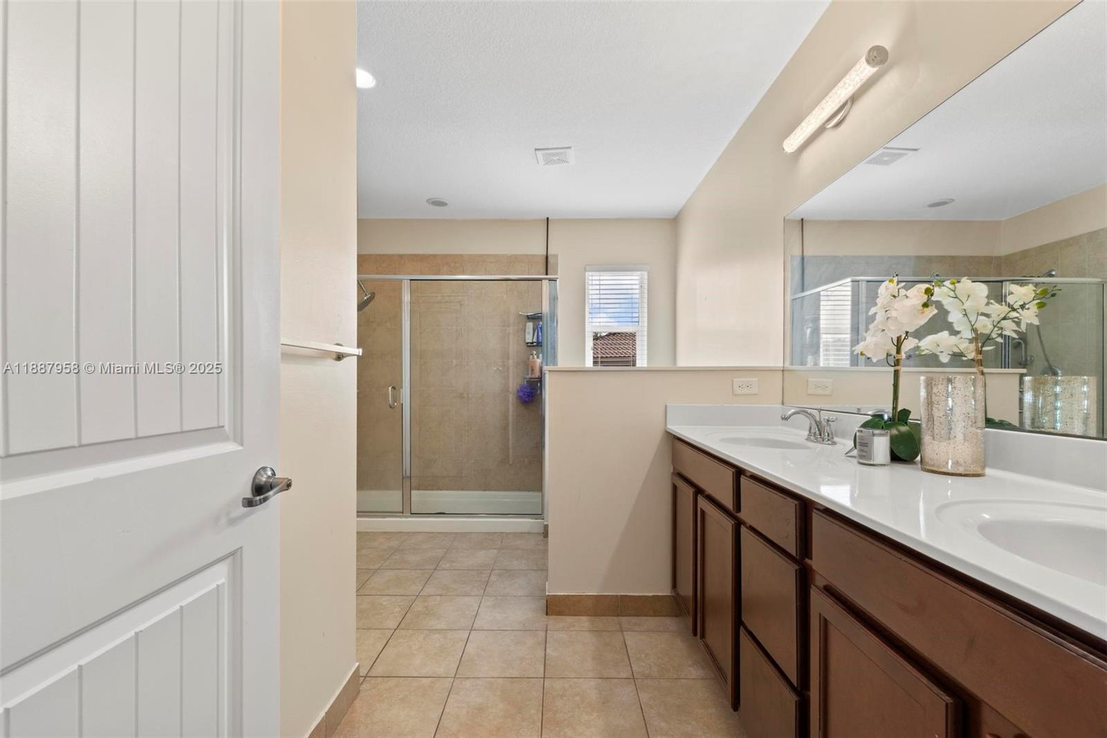 REDLAND REEF - Residential