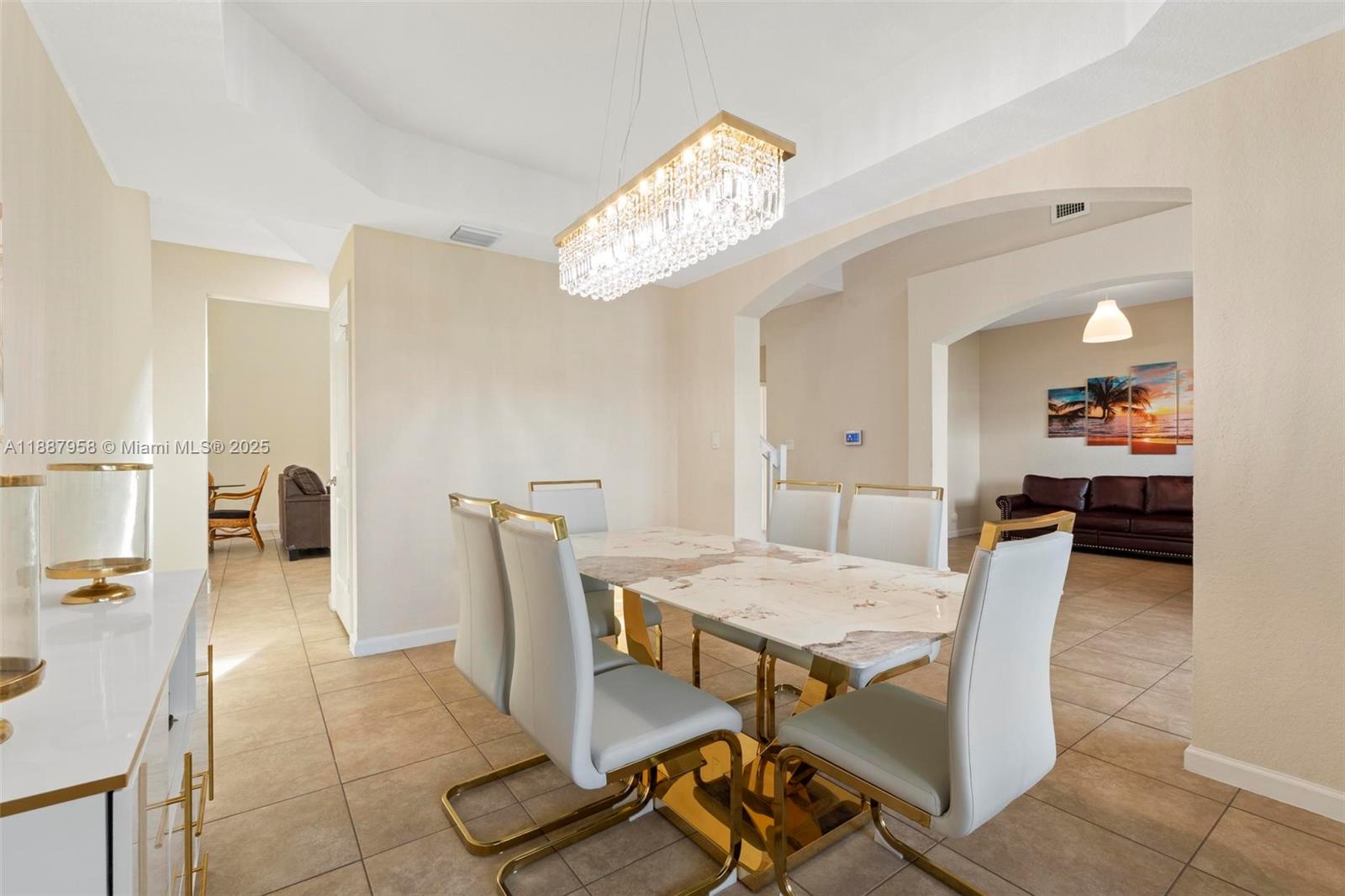 REDLAND REEF - Residential