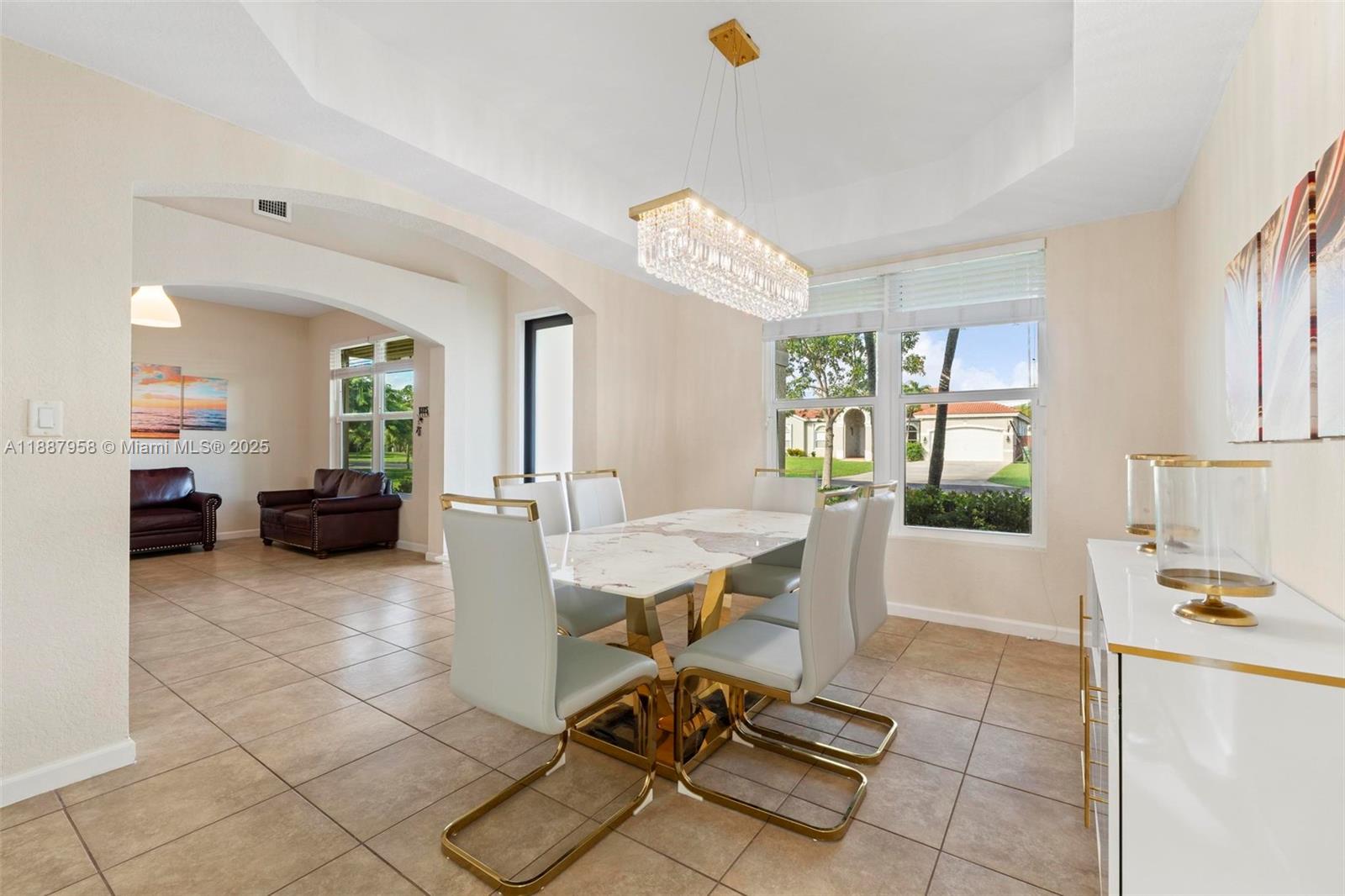 REDLAND REEF - Residential